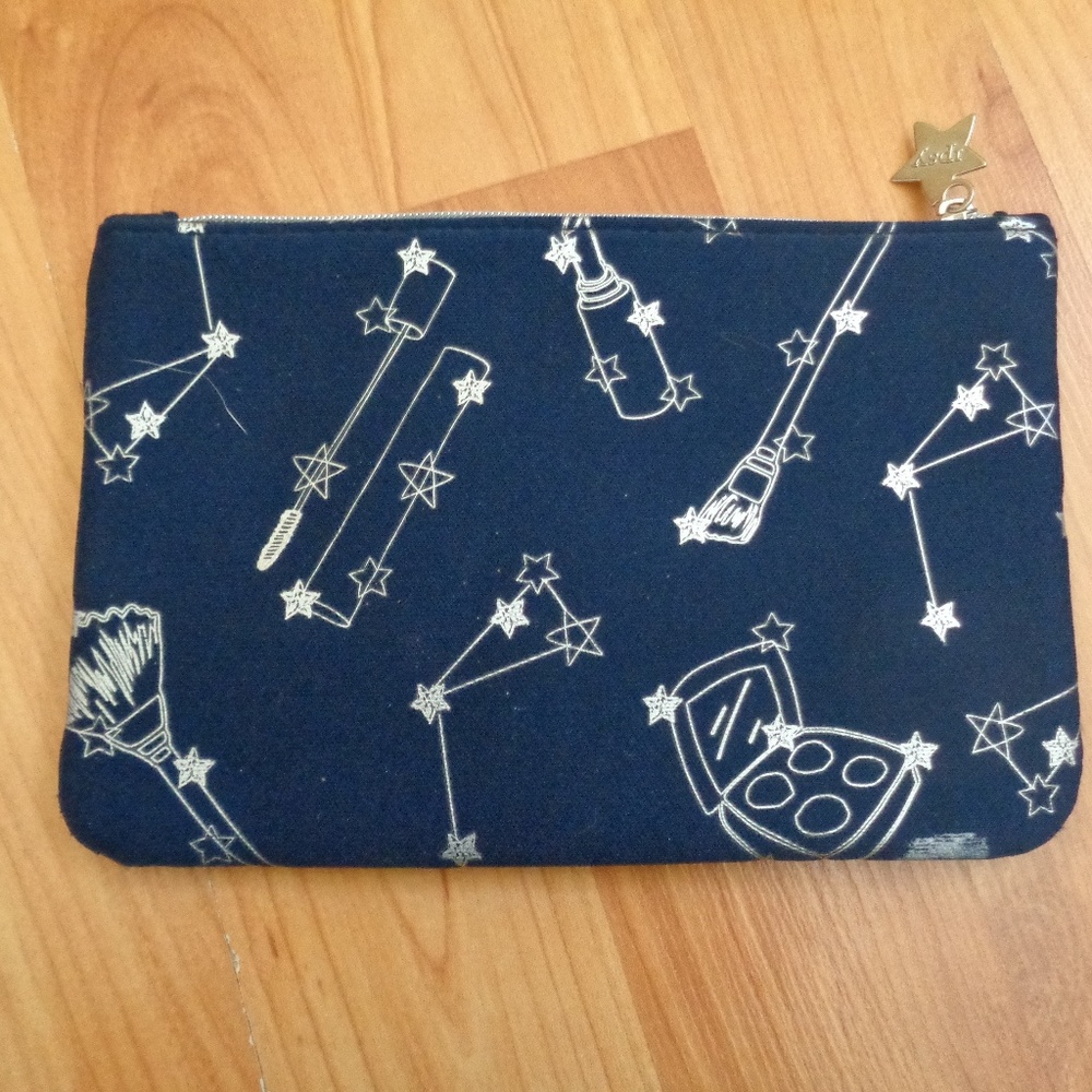 IPSY small zip bag FREE with purchase - Picture 2 of 3